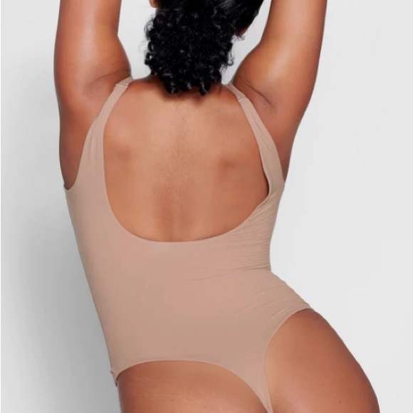 NWT SKIMS Fits Everybody Square Neck Thong Bodysuit - Sienna - Picture 3 of 4